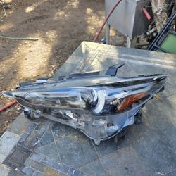 2017-2021 MAZDA CX-5 HEADLIGHT OEM LEFT DRIVER SIDE 
F21426
