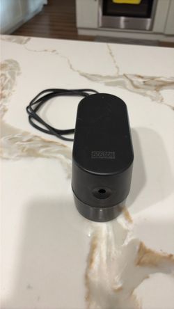 Electric pencil sharpener