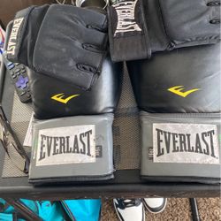 Everlasting  Strap Boxing Gloves Two Pairs 