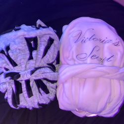 Pink & Victoria’s secret robes