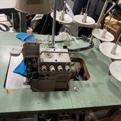 Juki Serger MO-2516N 