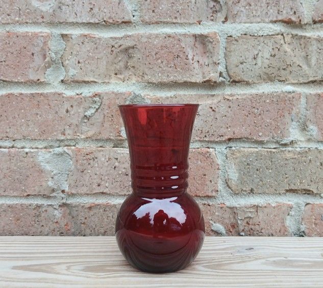 Vintage Anchor Hocking Royal Ruby 6" Flower Vase