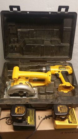 Dewalt 12V cordless drill and circular saw with 2 batteries