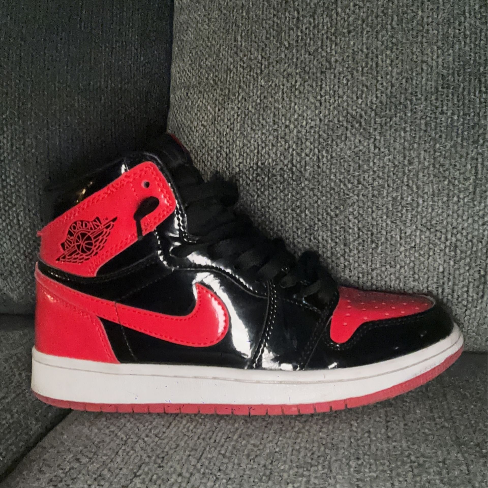 Jordan 1 Retro  Size 7