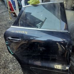 2016 Porsche Macan Right Rear Door 