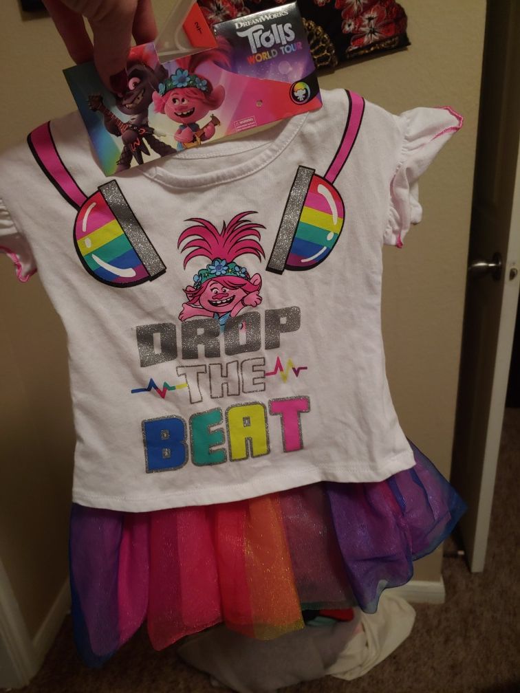 Trolls outfit never worn 2t