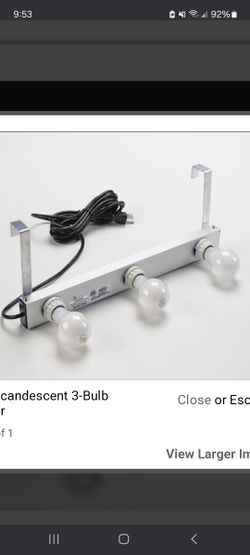 New Classic Exhibits 3 Light Bar