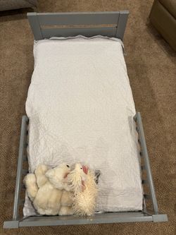 Toddler bed