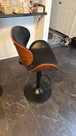 Adjustable bar chairs