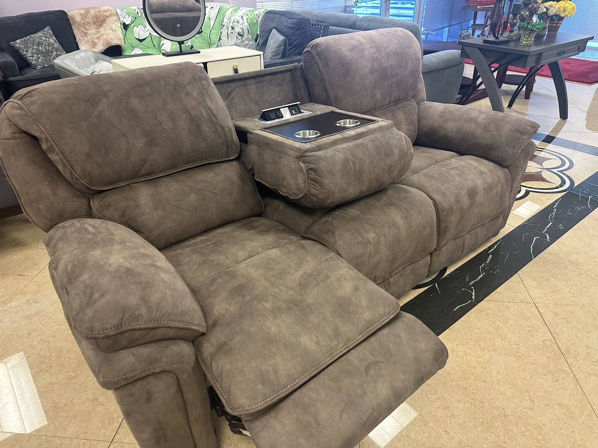 3pc. New/Comfy/Camel Brown Set. UsB