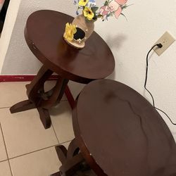 Dos Mesitas Redondas 