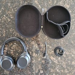 Sony WH-1000XM4 Wireless Premium Noise Canceling Overhead Headphones with Mic for Phone-Call and Alexa Voice Control, Black WH1000XM4