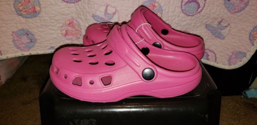 Brand NWT. Girld pink clog