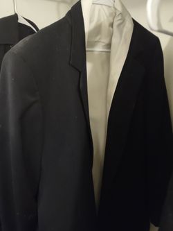 **NEW NEVER WORN CALVIN KLIEN SPRTSCOAT SIZE L WHITE BUTTON UP KENNETH COLE SHIRT SIZE M YOU CAN HAVE WITH IF YOU WOULD LIKE**