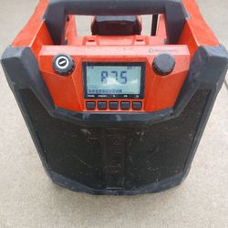 HILTI BLUETOOTH RADIO AND BATTERY CHARGER