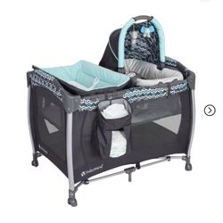 Like new Baby Trend Nursery Center Playard