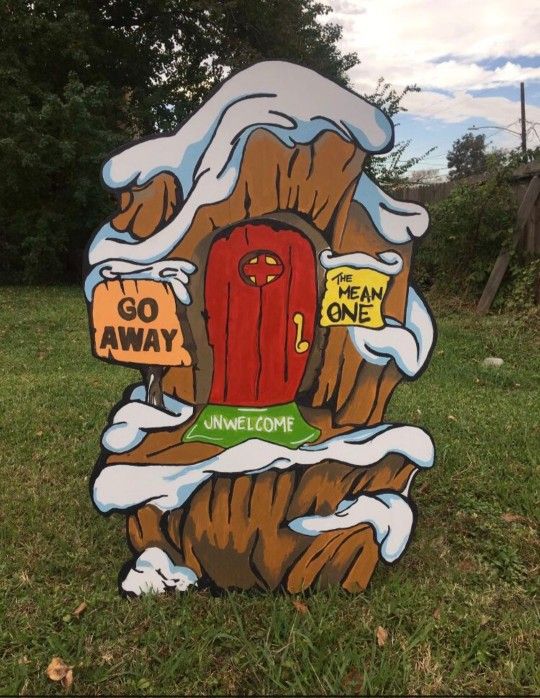 The Grinchs Lair Yard Decoration