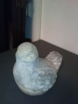 Vintage Stone Cement Bird Figurine in Weathered/Pre-owned Condition. Antique.