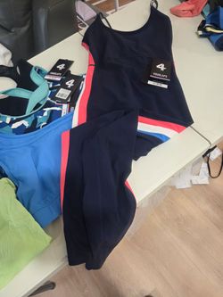 4 Laps womens sports lot