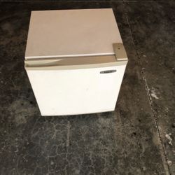 Mini Fridge $30 OBO