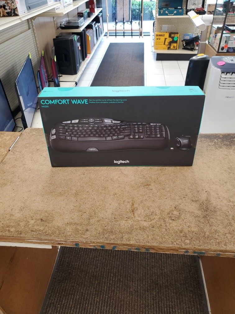 Logitech Comfort Wave MK550 Wireless Keyboard & Mouse