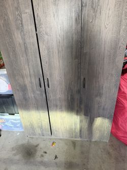 freestanding wardrobe / portable closet cabinet