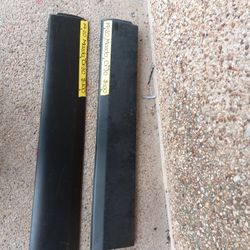 2019-20 Mazda CX-30 L&R Front Door Molding 