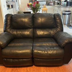Black Genuine Leather Loveseat 