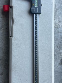 Mitutoyo 18 caliper