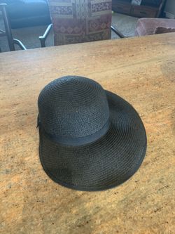 Wide brimmed sun hat