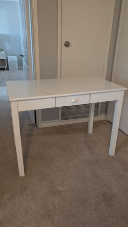 White Wood Desk with Drawer