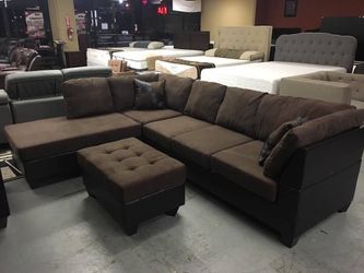 BRAND NEW SECTIONAL SOFA WITH OTTOMAN