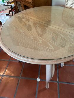 42” round wood table like new (no chairs) just table