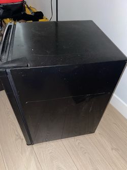 Artic King mini fridge