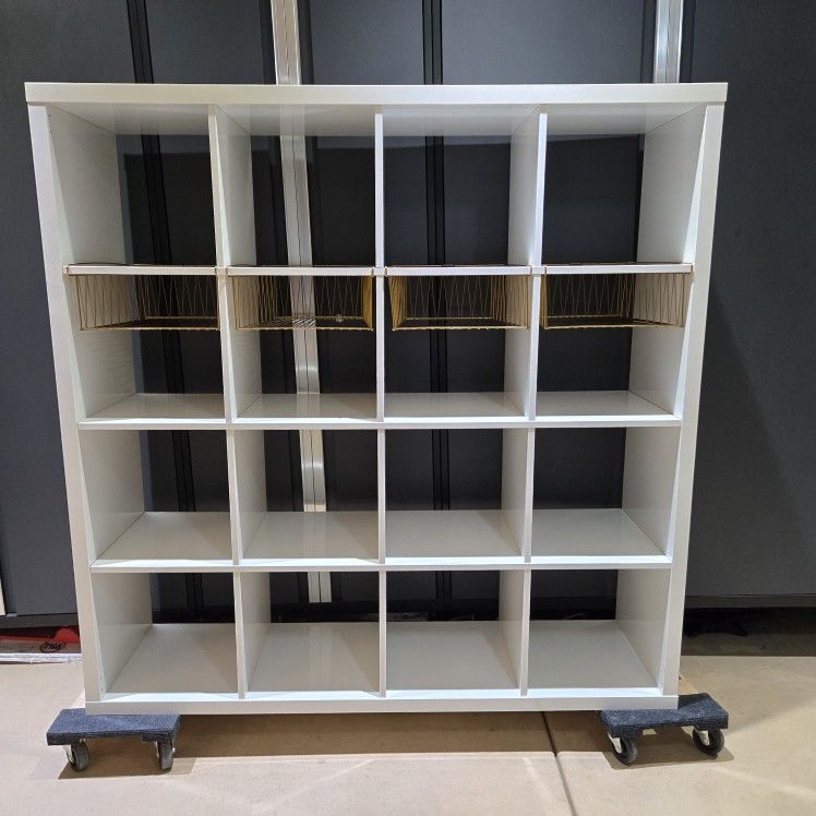 IKEA KALLAX SHELF UNIT HIGH GLOSS WHITE W/ BRASS COLOR WIRE BASKET 