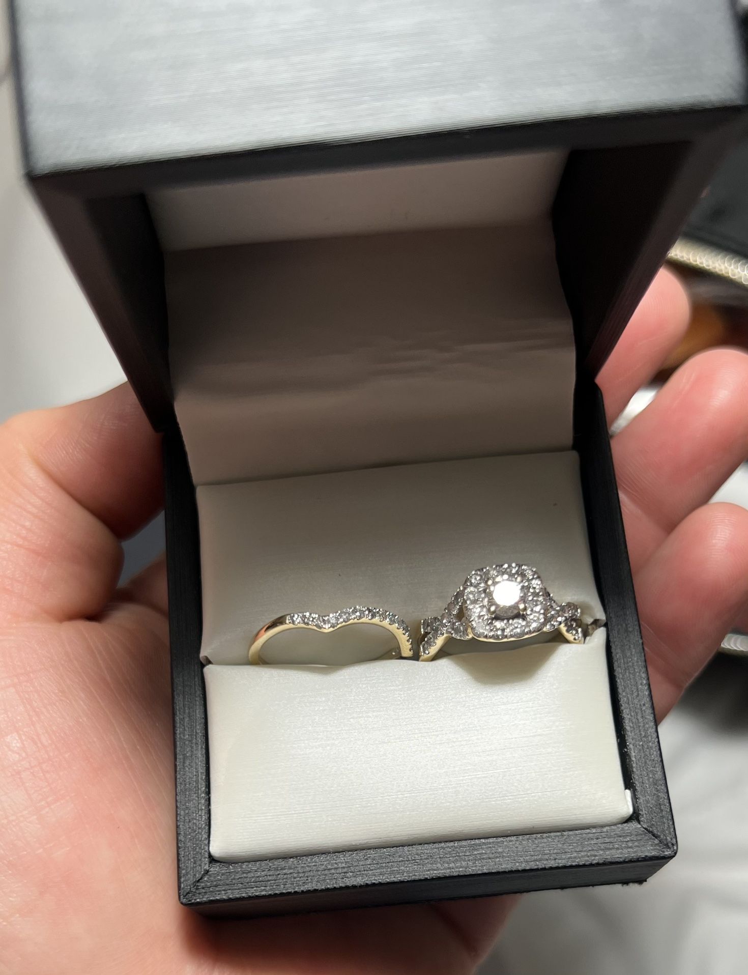 Woman’s Bridal / Engagement Set Size 8