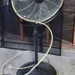 24" 3 Speed Industrial High Velocity Fan With Misters Don't Miss Out Lowballers Will Be Ignored 