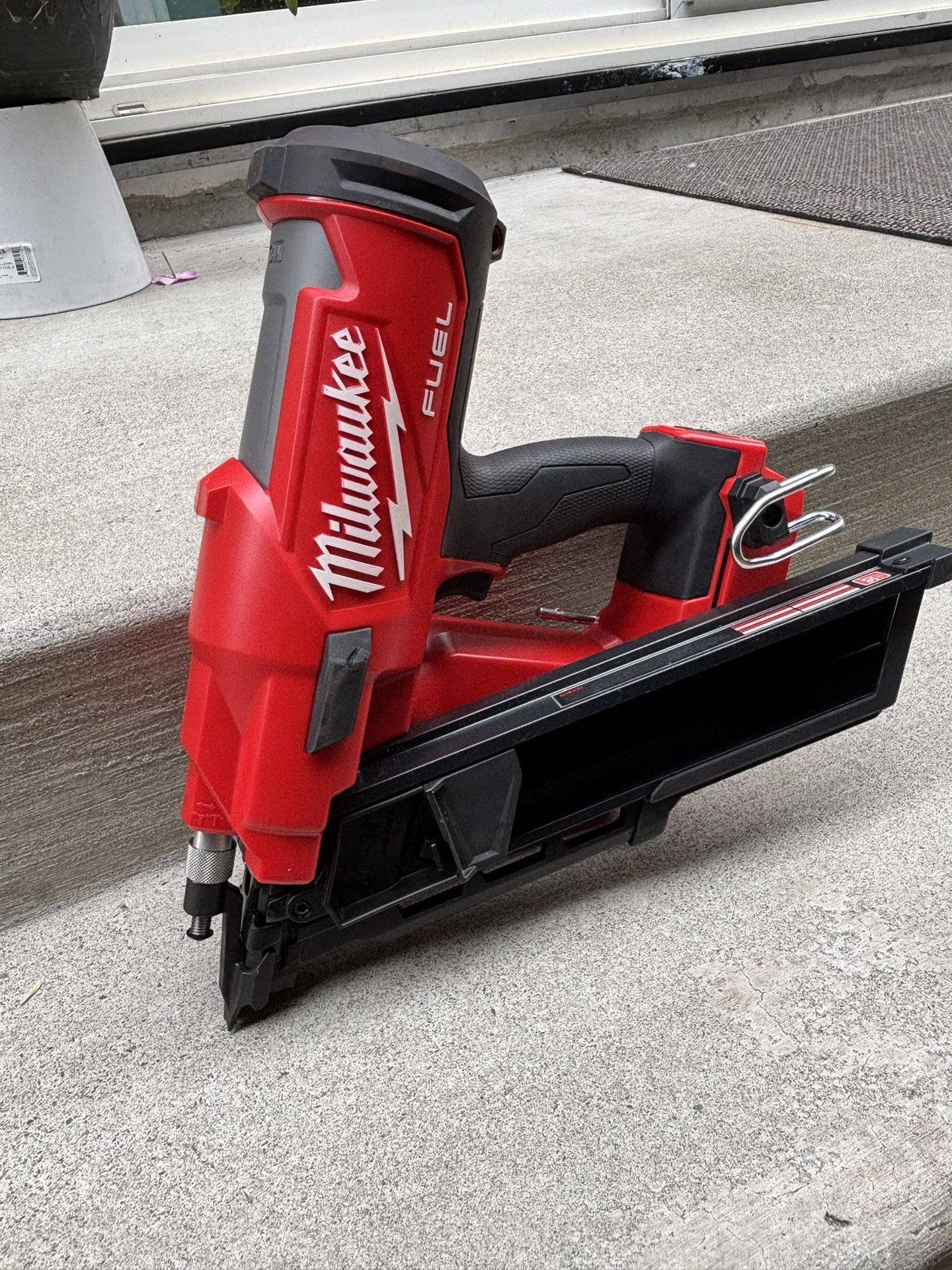Milwaukee 30° Framing Nailer 2745-20