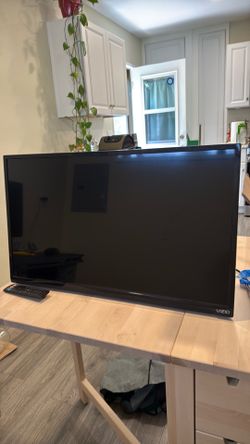 Vizio 32” Smart LED TV