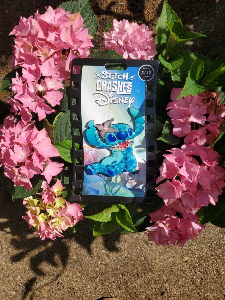 Stitch Crashes Disney Little Mermaid Pin