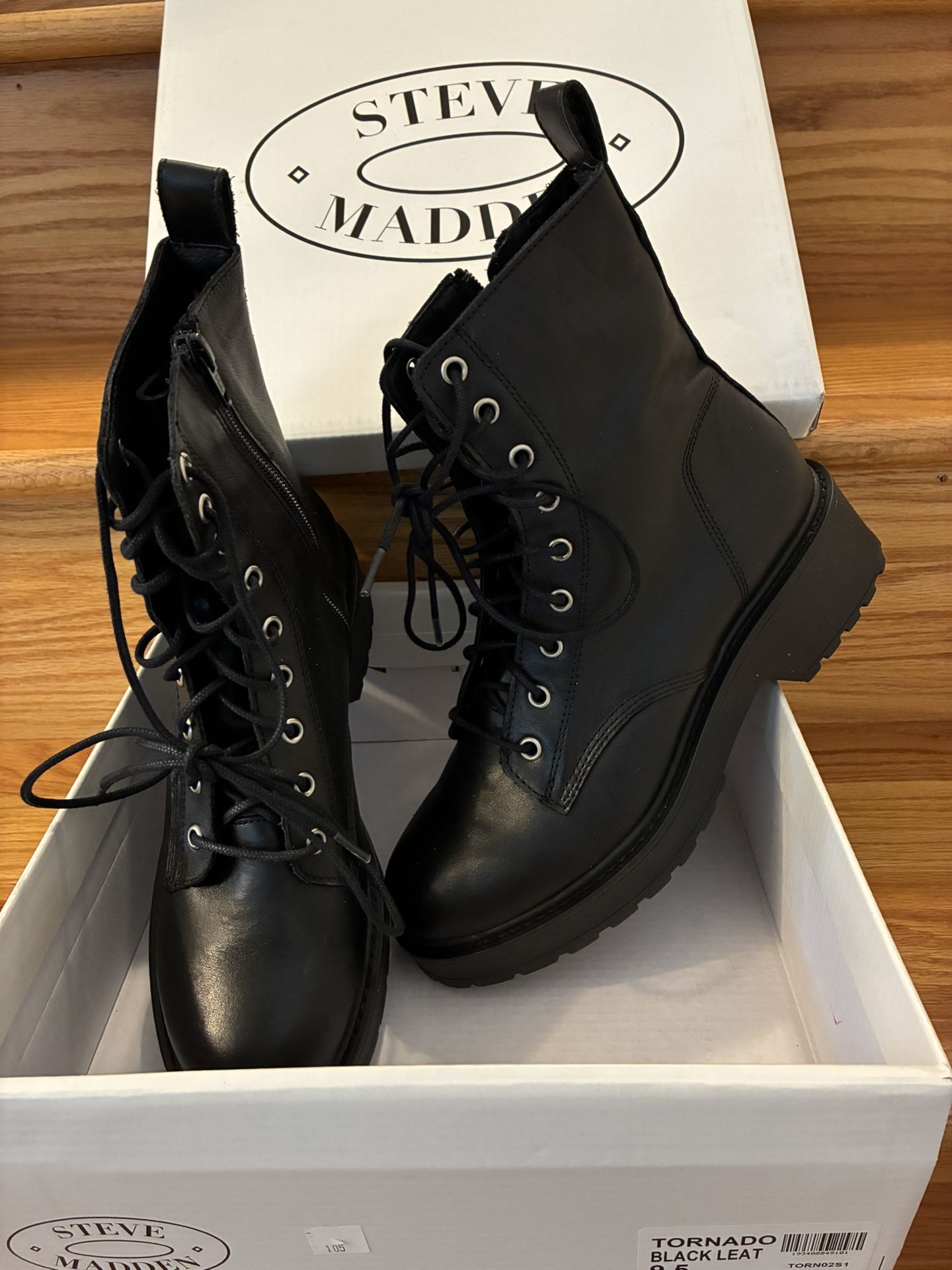 🖤 New Steve Madden Leather Boot, Steve Madden Tornado Combat Boots, Size 9.5