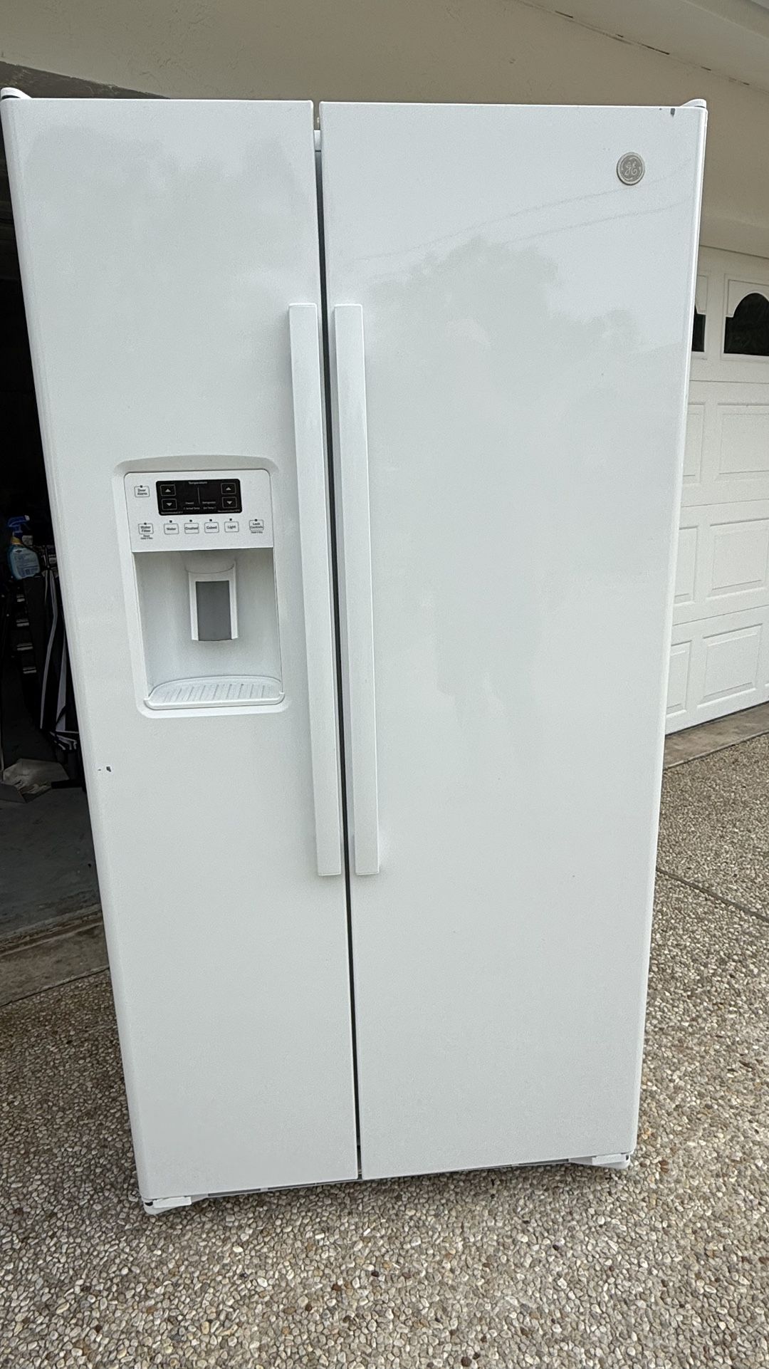 GE White Side By Side Refrigerator 