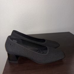 VIVAIA Chunky Black Heel Shoe 