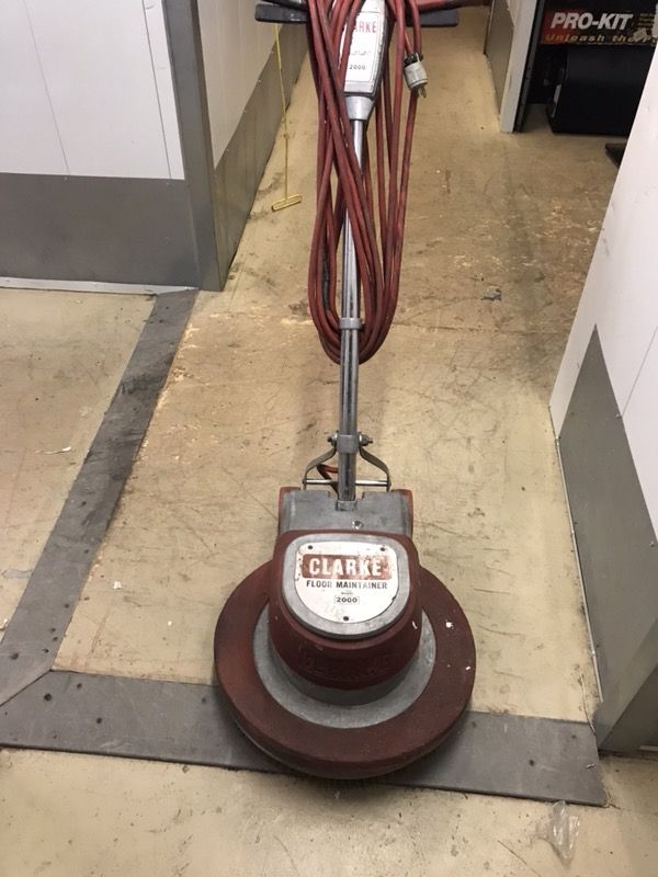 Clarke Floor Maintainer Modelo 2000 Good Condition For Sale In