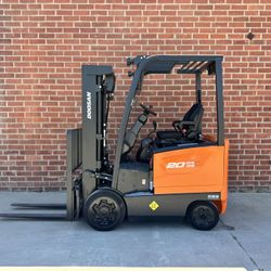 Doosan BC20S-7 Electric Forklift 3600 LBS Capacity, 20 Hrs, MFG 22 w/ Charger