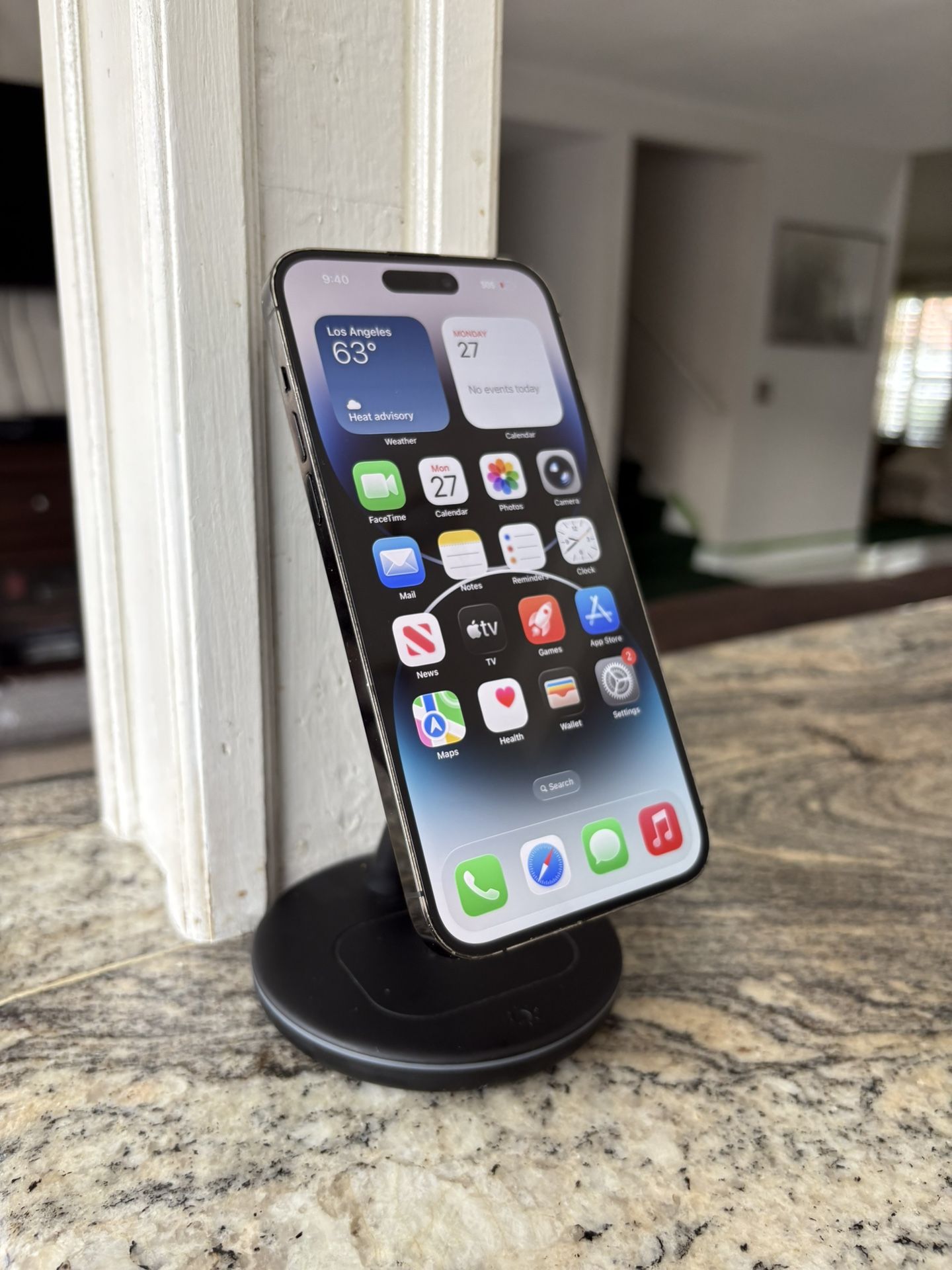 iPhone 14 Pro Max 256GB | Paid Off + Factory Unlocked | Works on ANY Carrier