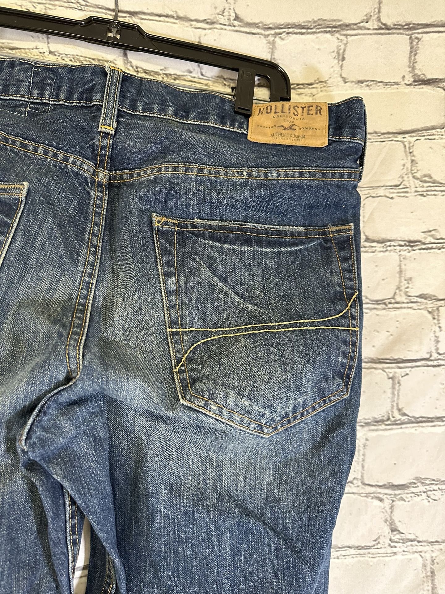 Hollister Co BalBoa Classic Straight 34x34 Blue Jeans Distressed 