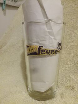 Husky fever beer glass . Vintage