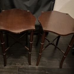 Charming Vintage-Style End Tables – Compact & Sturdy Classics!