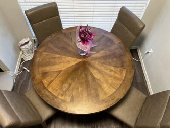 Costco 5-Piece Dining Table Set